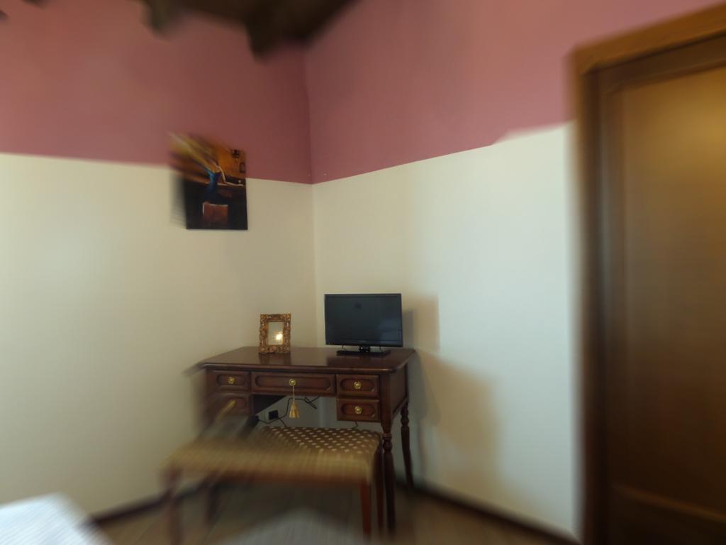 ホテル La Locanna Serramazzoni エクステリア 写真